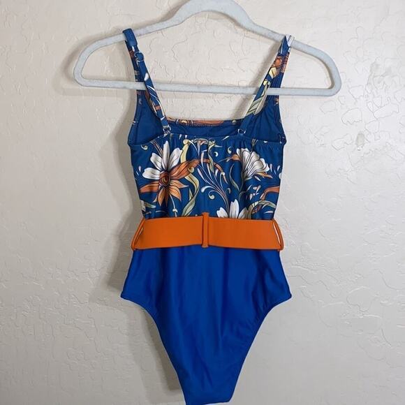 Averie lailani belted one piece swimsuit NWT - Picture 6 of 9